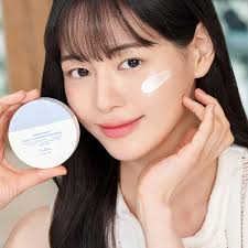 Aqua Glowing Sunscreen - Crème solaire hydratante - SPF 50+ PA++++ - 45ml - photo 3 - Dr. Althea