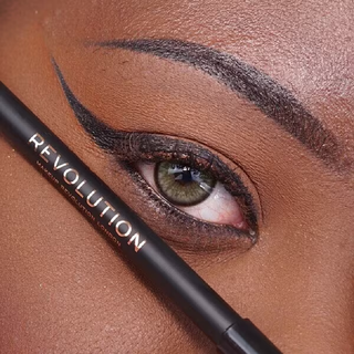 Streamline Eyeliner - Eyeliner Feutre Haute Précision - photo 3 - Make Up Revolution